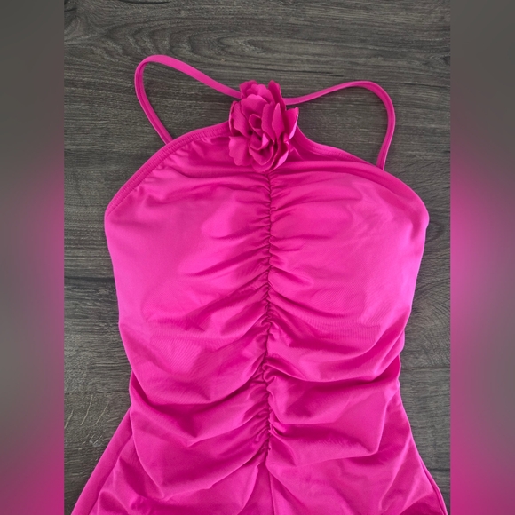 Kate Spade Women's Pink Rosette High Neck Swimsuit Size XS - NEW - Picture 2 of 10